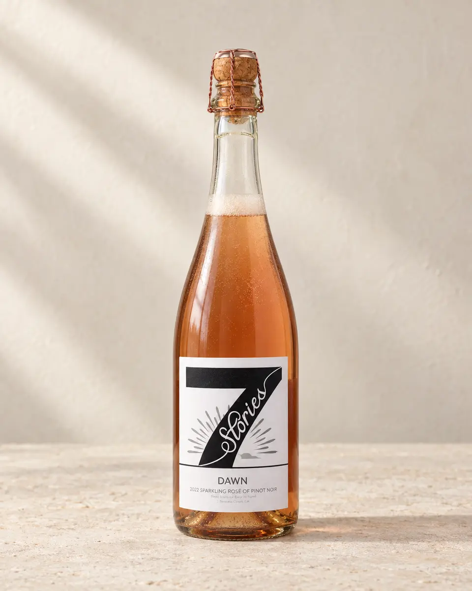 Dawn 7 Stories bottle, studio visualization